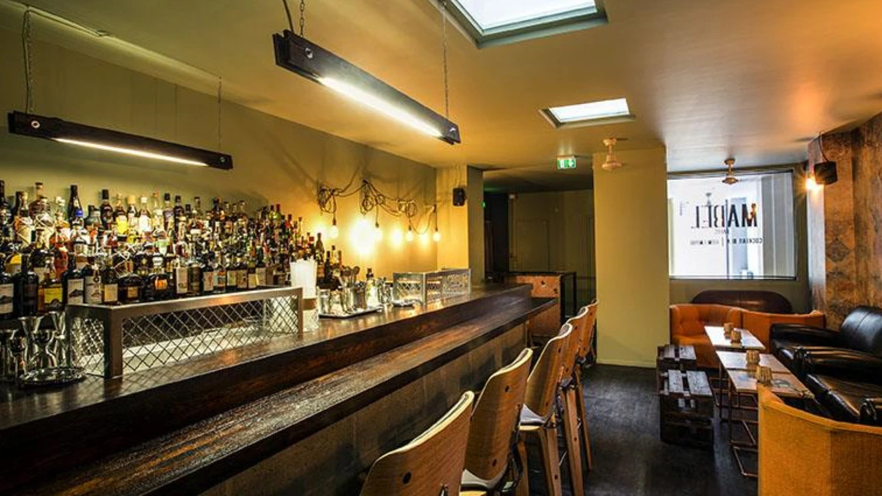 The Best Speakeasies and Hidden Bars for Nightlife in Paris